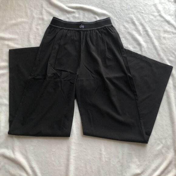 ALO Yoga Women's Black Wide-Leg Trousers - Picture 2 of 4